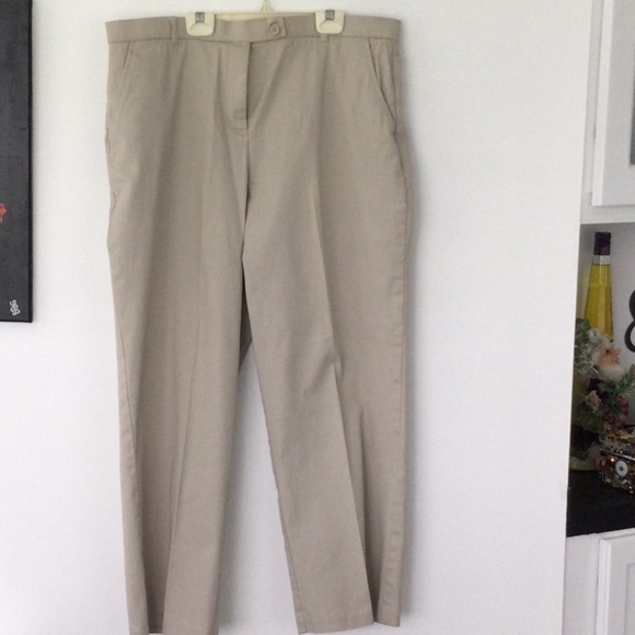 Solutions by Harve Bernard  Women's Size 18 color beige          #16 - Picture 1 of 7